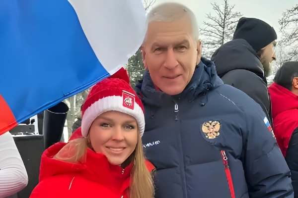 Двукратная чемпионка мира по ушу Дарья Тарасова во время церемонии открытия "Аллеи славы" Российского общества "Знание" в рамках выставки "Россия" на ВДНХ